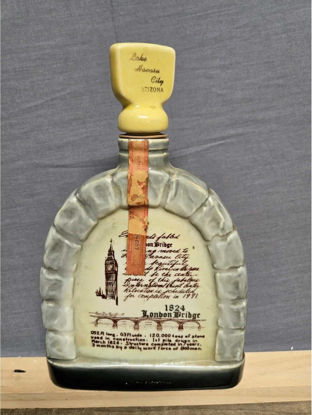 Vintage 1971 Jim Beam London Bridge Ceramic Decanter